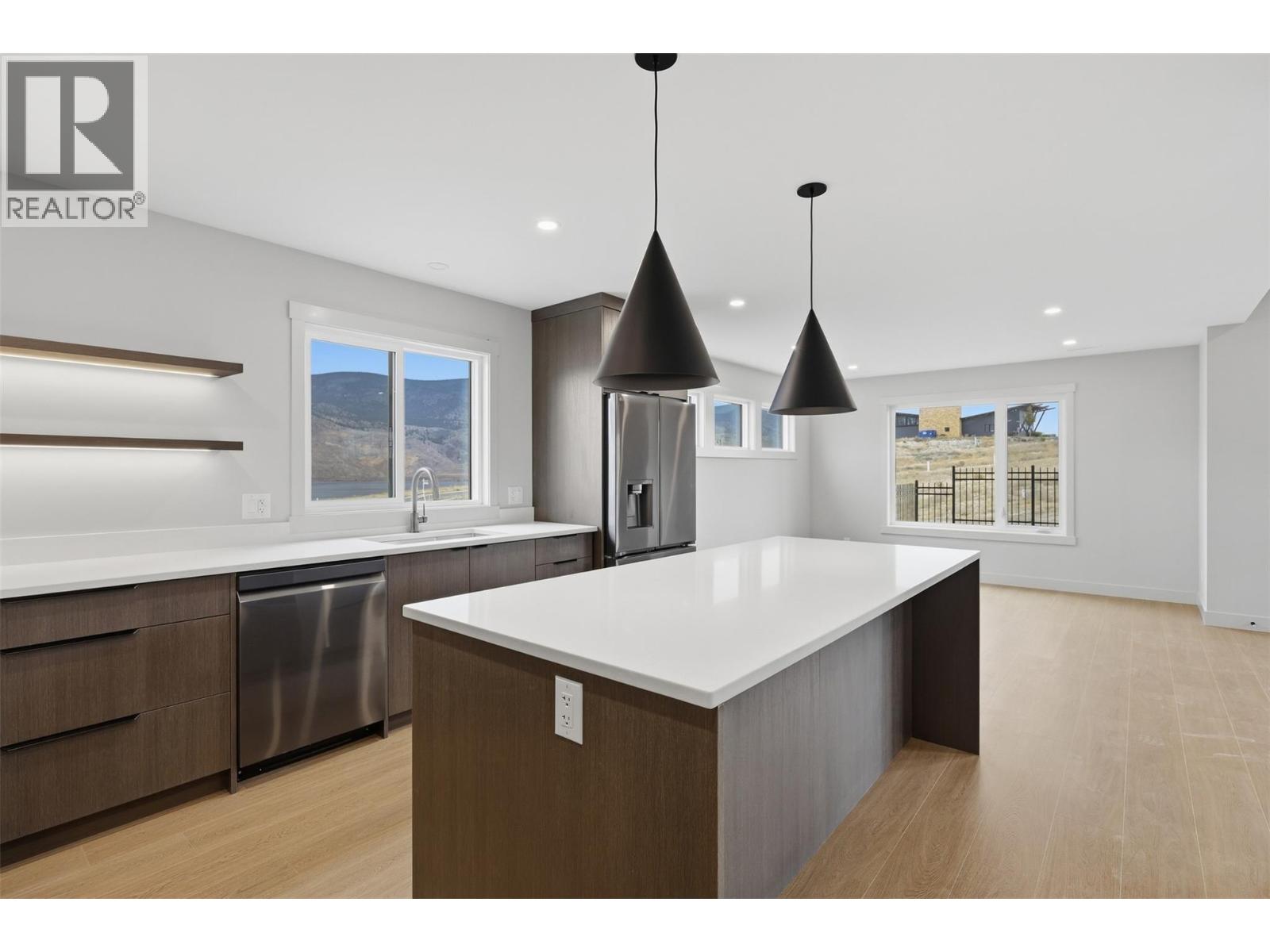 #411 38 RUE CHEVAL NOIR - Image 11