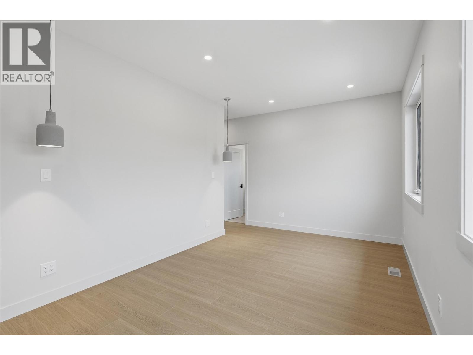 #411 38 RUE CHEVAL NOIR - Image 21