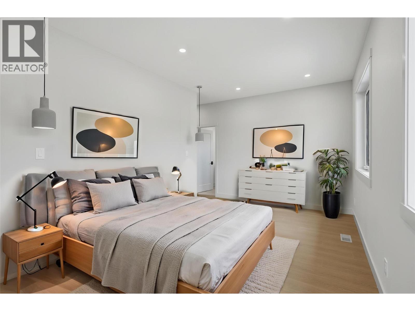 #411 38 RUE CHEVAL NOIR - 22