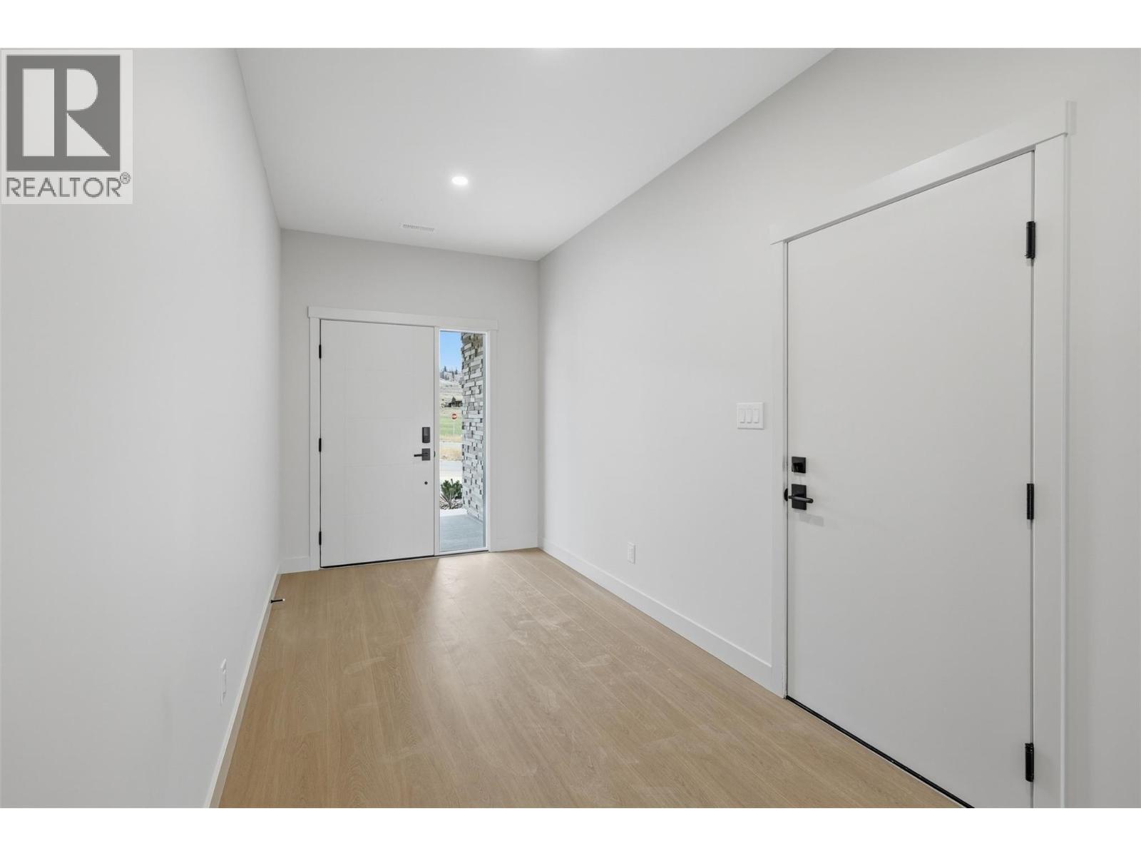 #411 38 RUE CHEVAL NOIR - Image 3