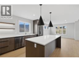 Living room - 38 Rue Cheval Noir Unit# 411, Kamloops, BC V1S0G4 Photo 11