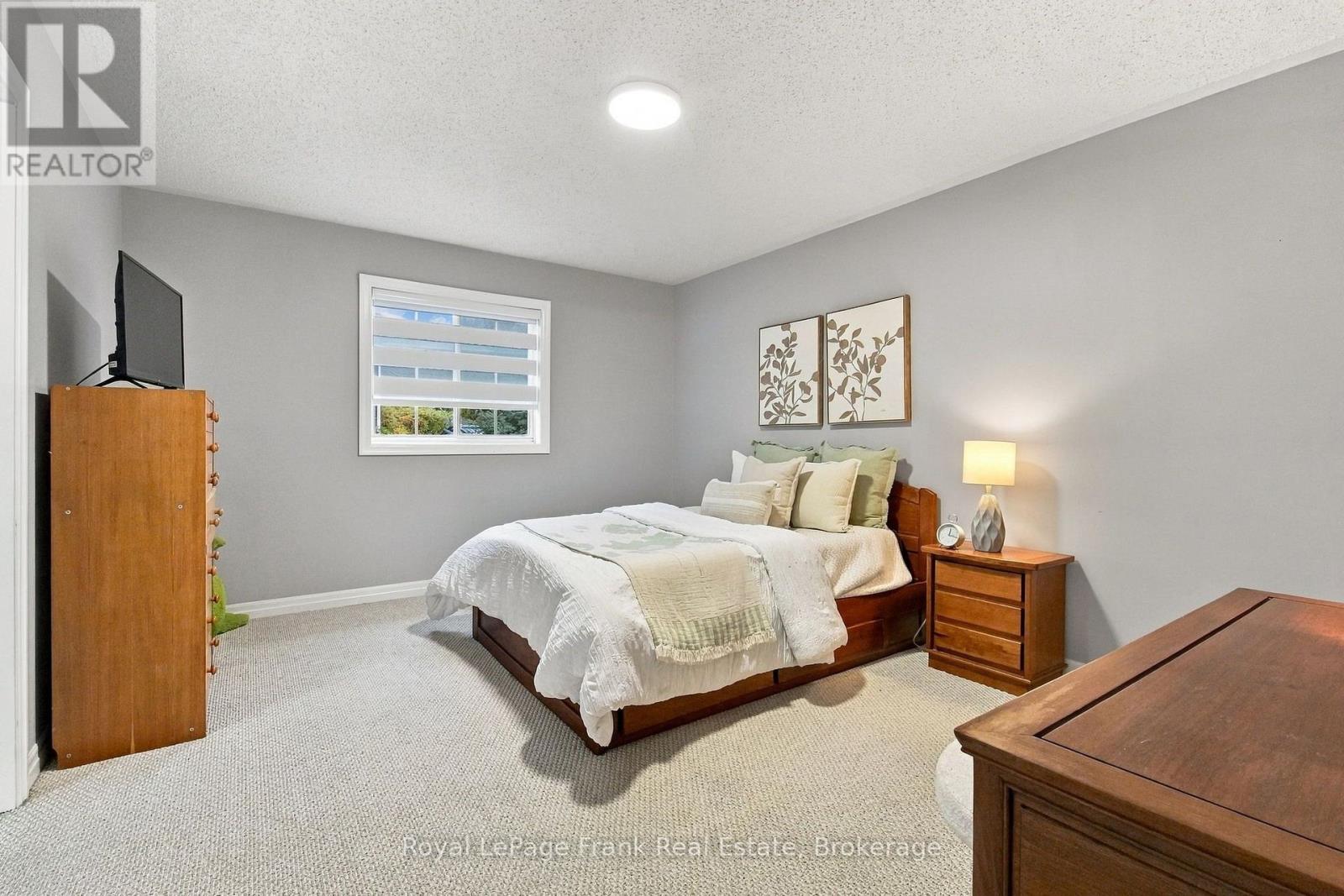729 EAGLE RIDGE DRIVE - 34