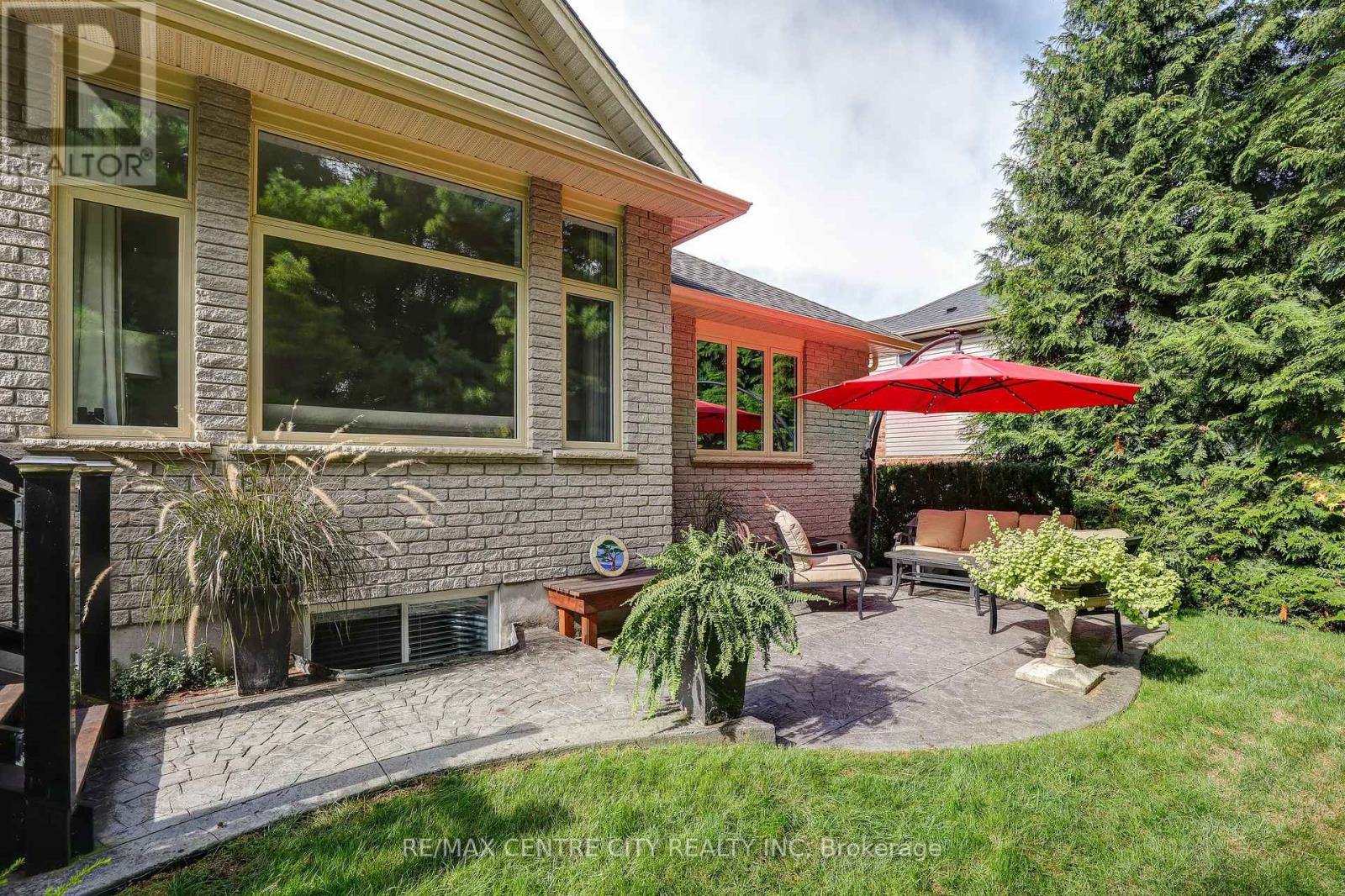 39 HICKORY LANE - 9