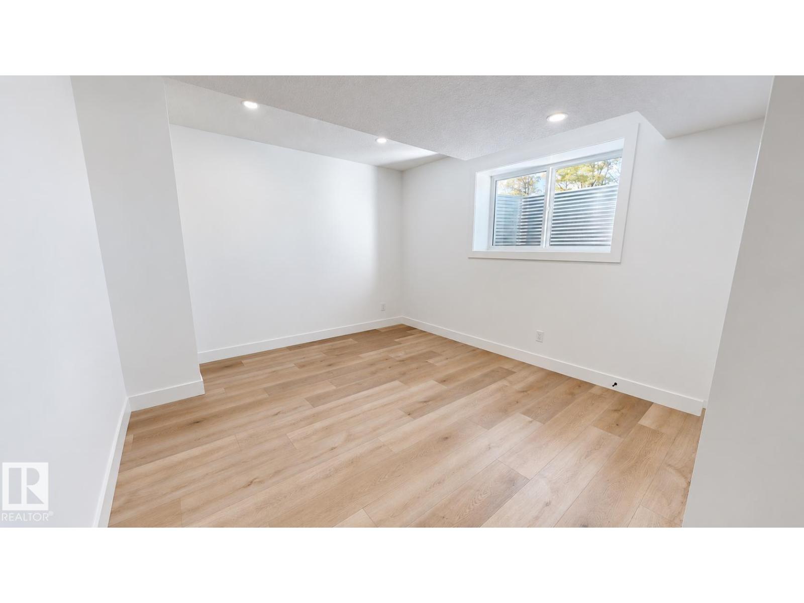 20 53214 Range RD 13 - 32