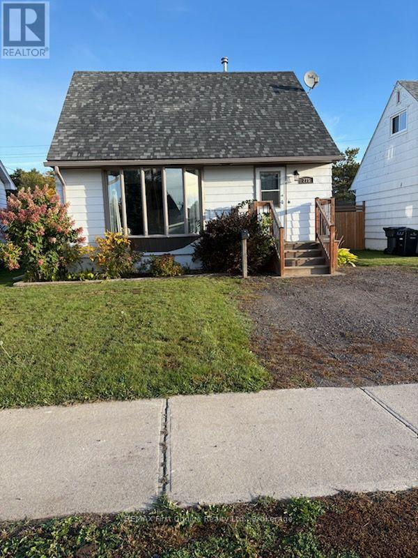 275 CHRISTINA STREET W - 1