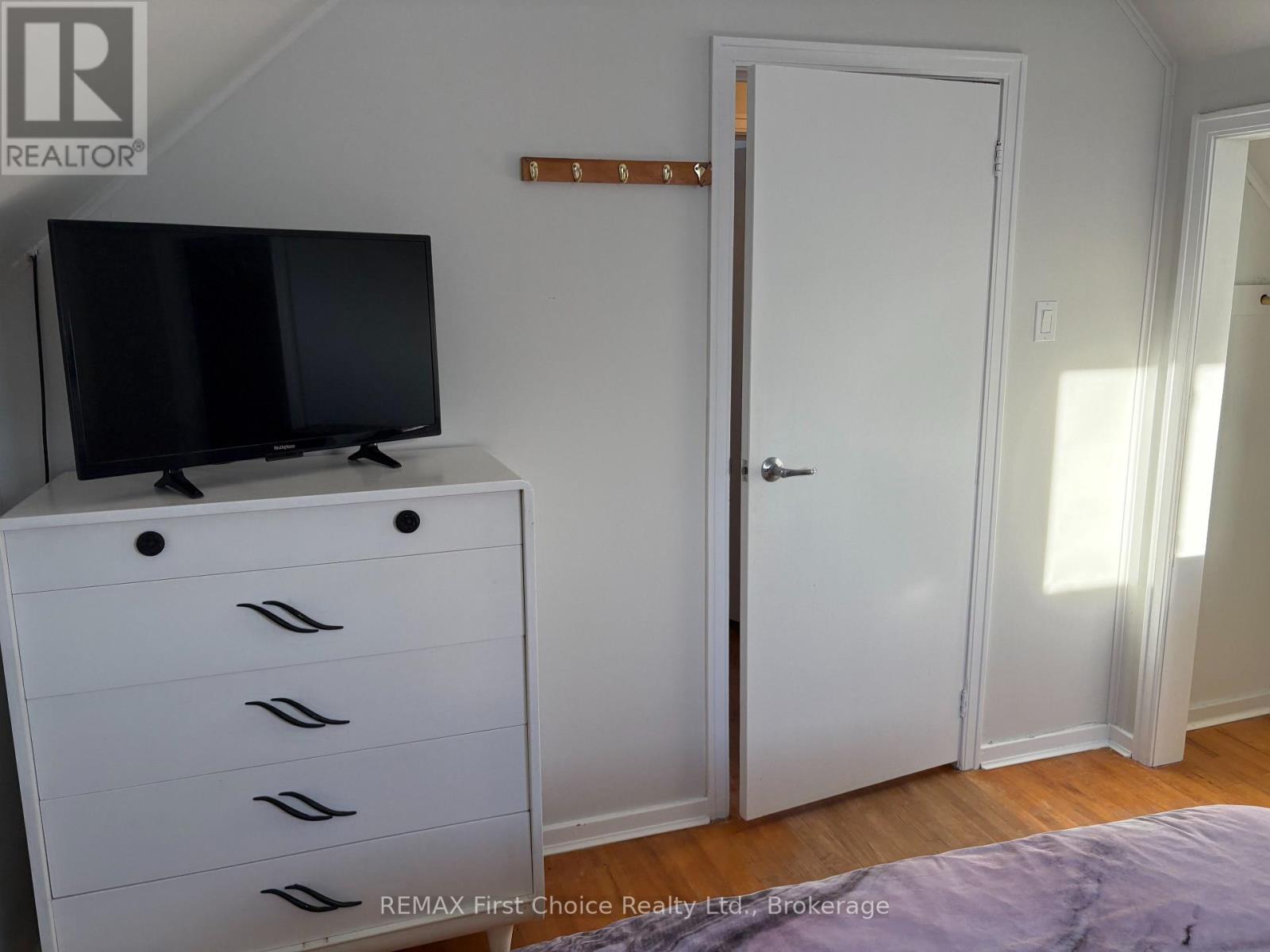275 CHRISTINA STREET W - 23