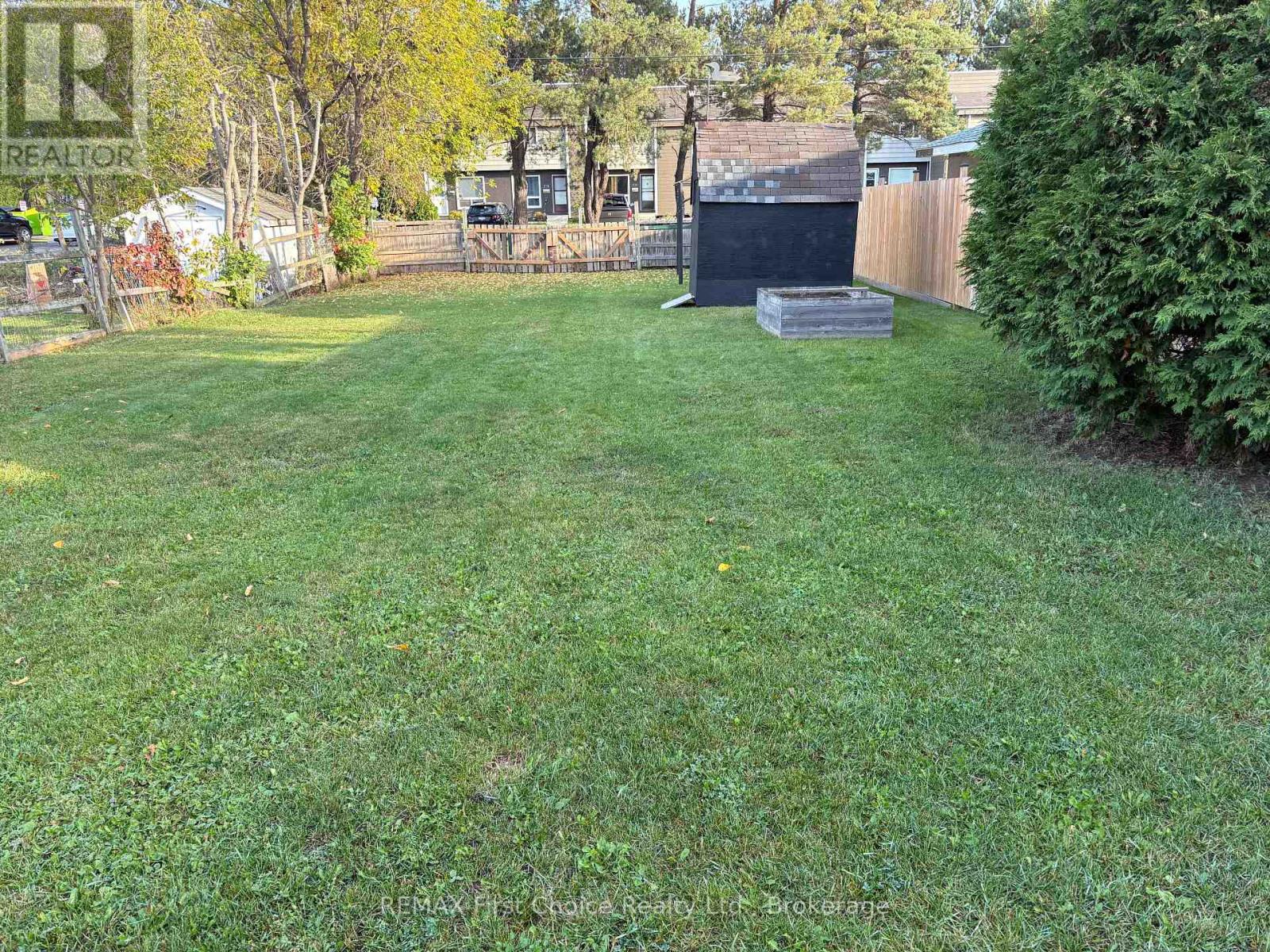 275 CHRISTINA STREET W - 42