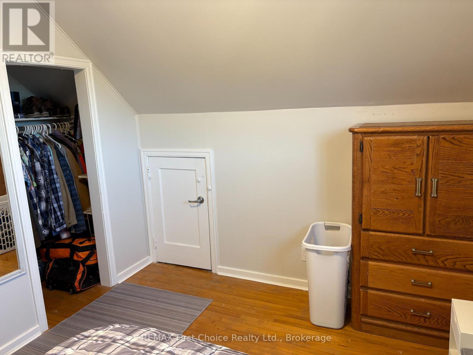 275 CHRISTINA STREET W - Image 18