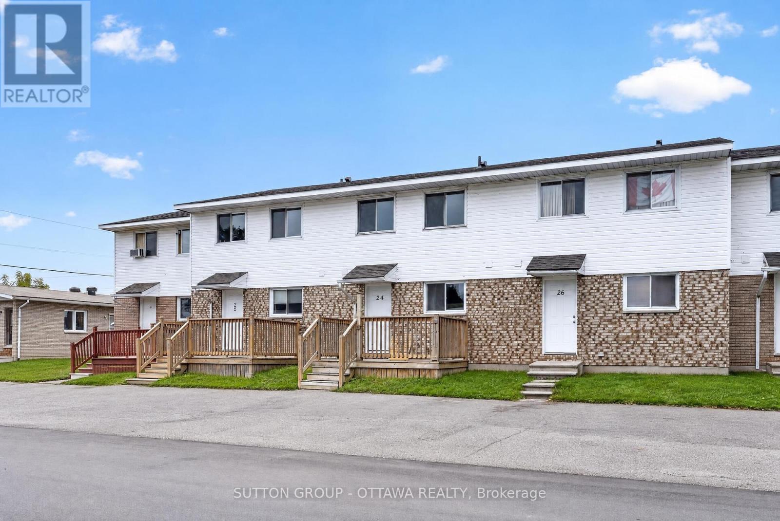 24 CARRAWAY CRESCENT - 1