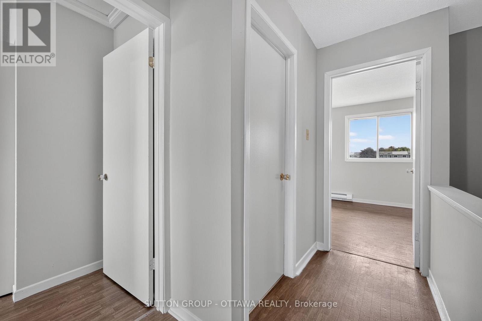24 CARRAWAY CRESCENT - 19