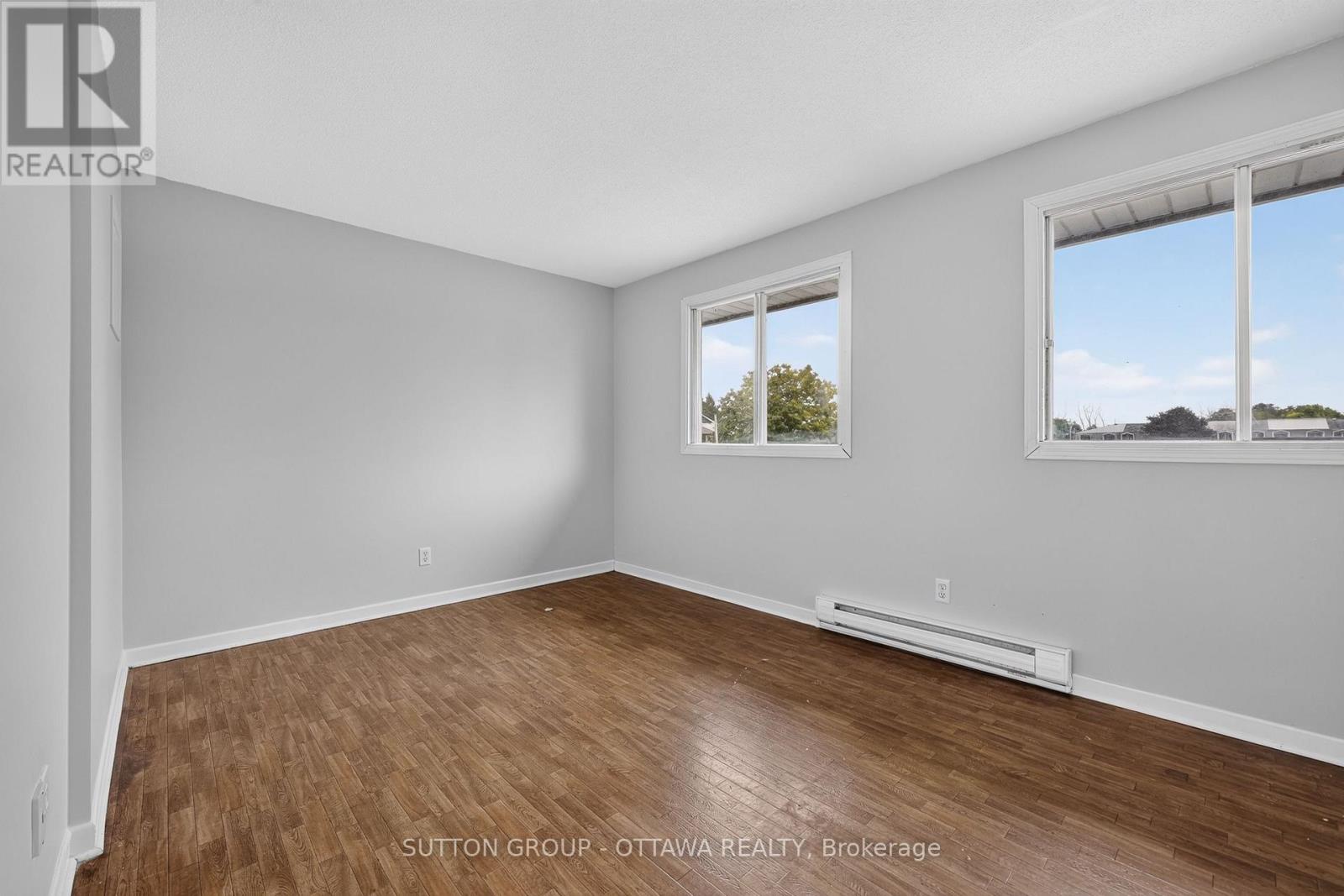 24 CARRAWAY CRESCENT - 25