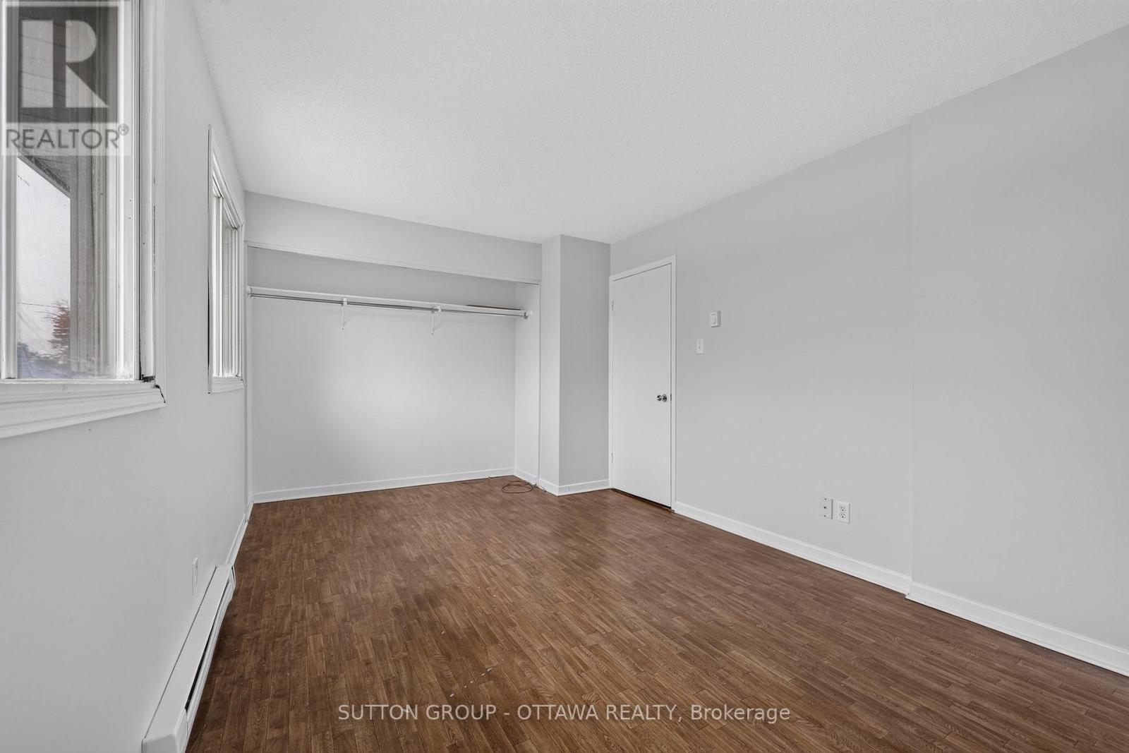 24 CARRAWAY CRESCENT - 27