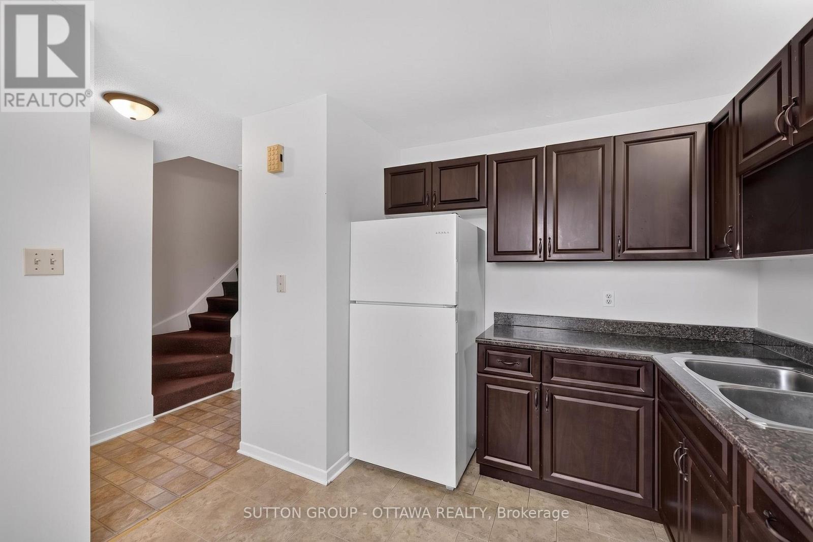 24 CARRAWAY CRESCENT - Image 7