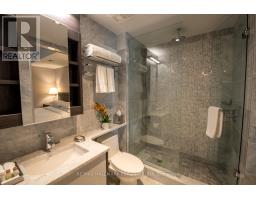 210 - 111 Champagne Avenue, Ottawa, ON K1S5V3 Photo 6