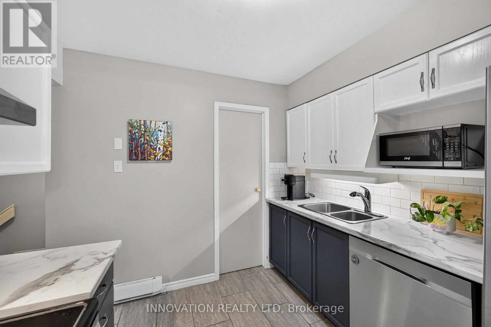 #6 315 MULLETT STREET - 14