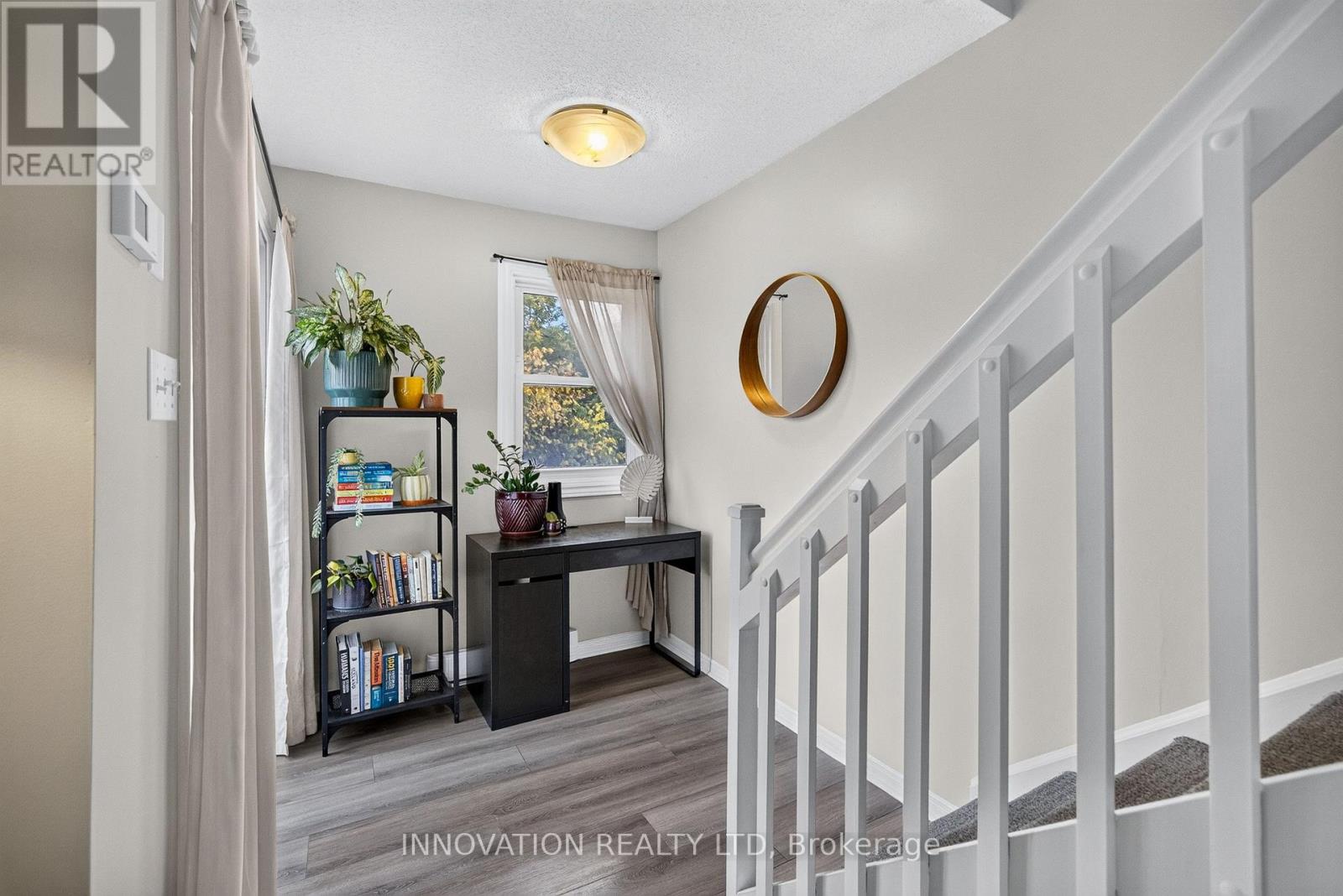 #6 315 MULLETT STREET - 20