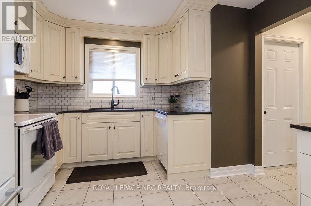 7979 OAKRIDGE DRIVE - Image 11