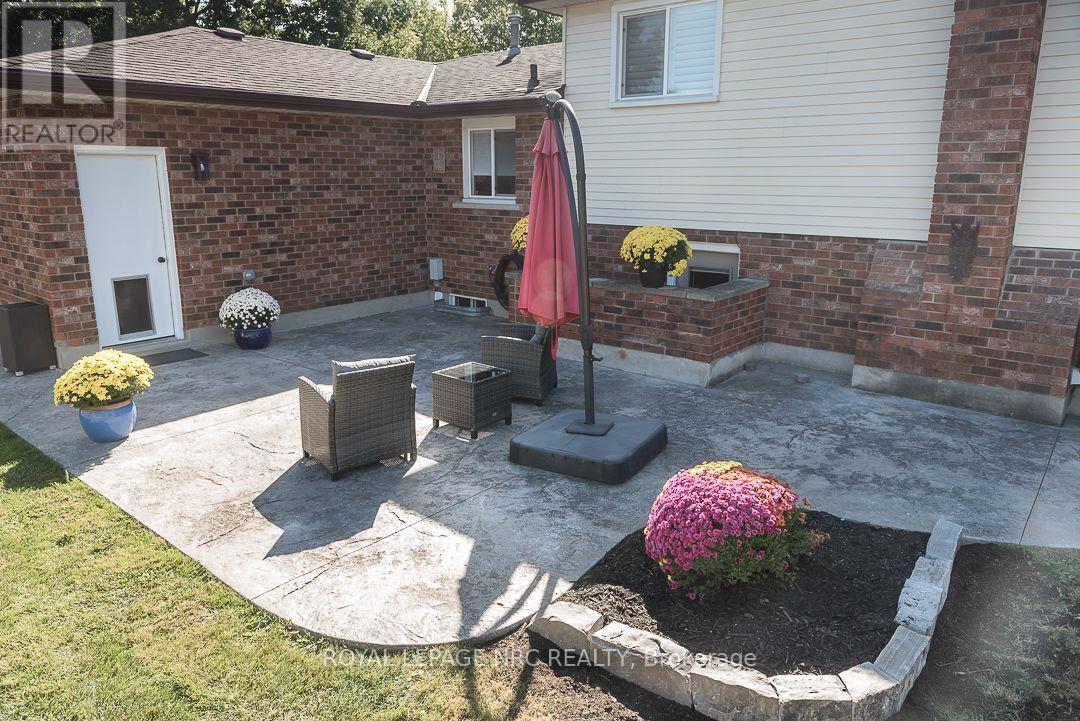 7979 OAKRIDGE DRIVE - Image 35