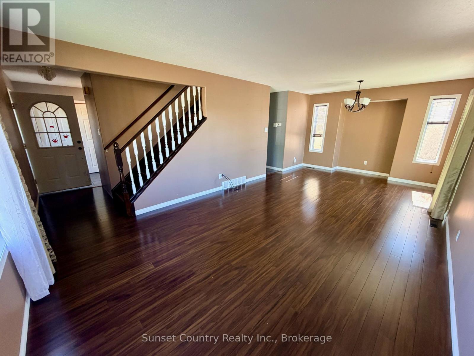 86 MCMILLAN AVENUE - 5