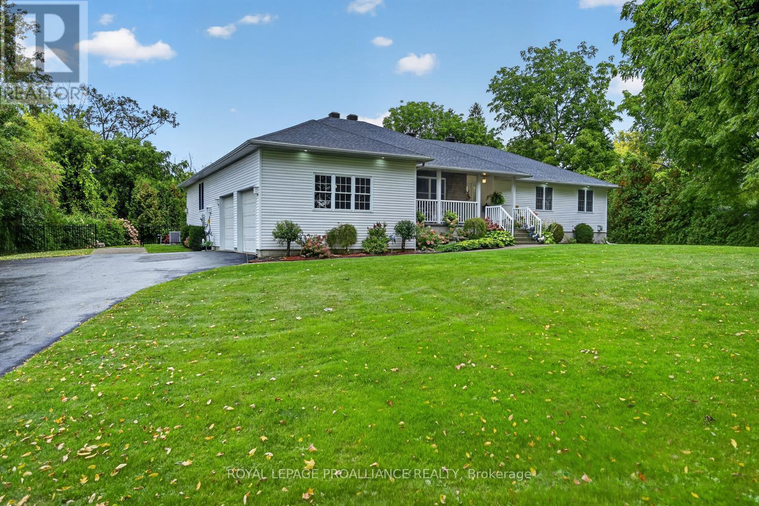 1294 COUNTY RD 2 ROAD E - 33