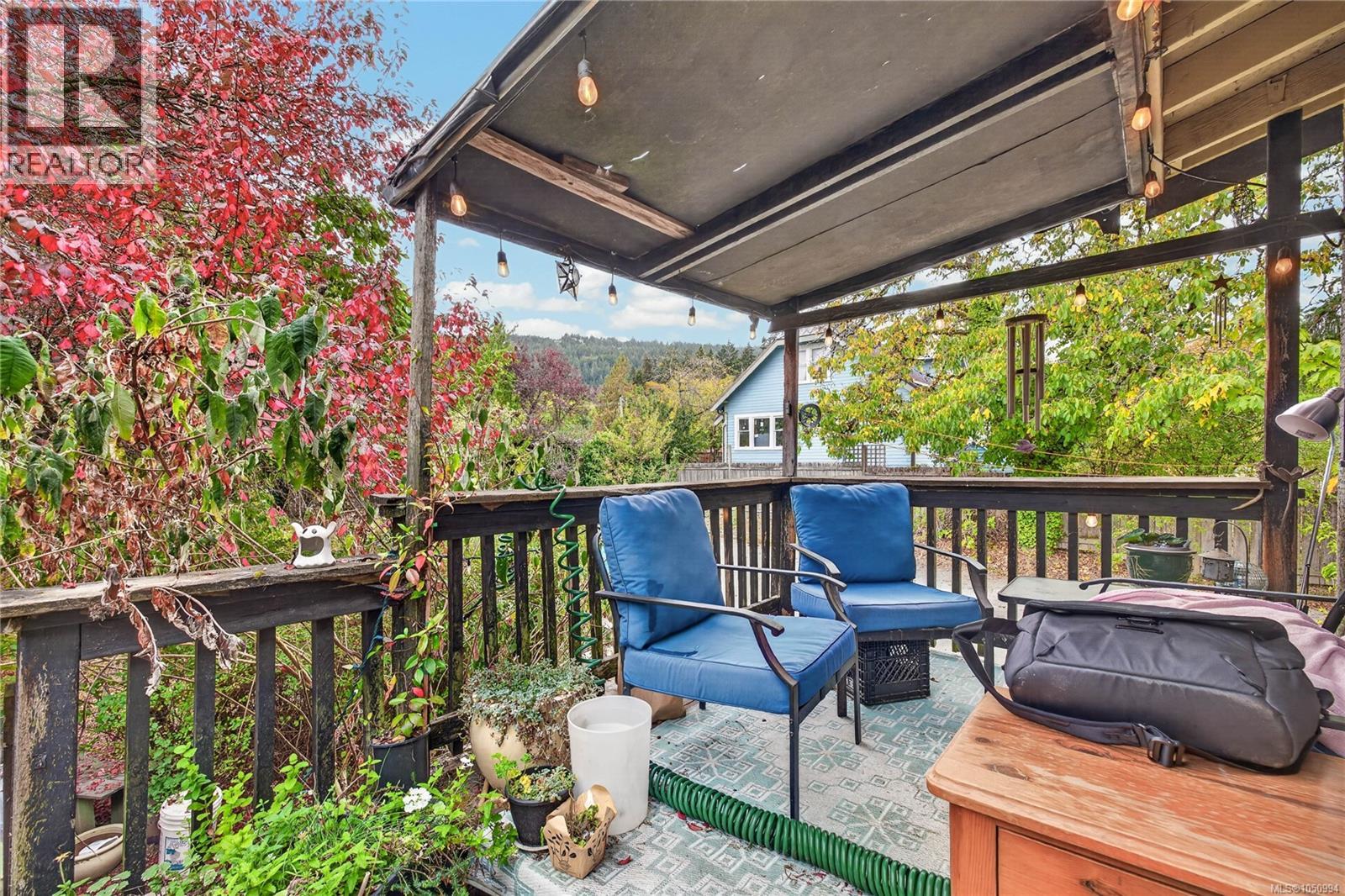 129 Hereford Ave - 23