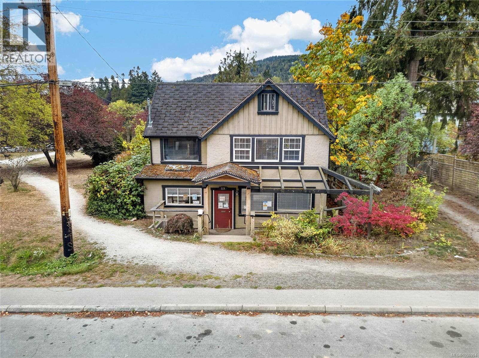129 Hereford Ave - 3