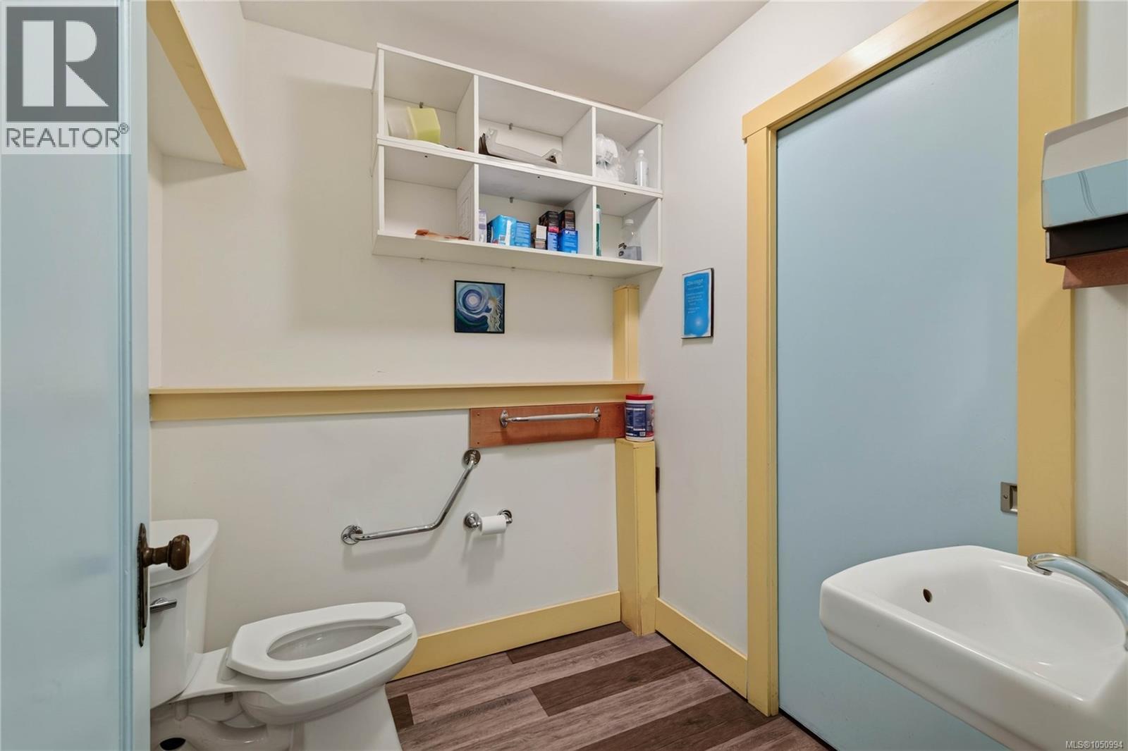 129 Hereford Ave - 32