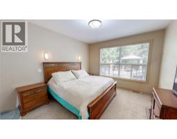 Primary Bedroom - 4967 Saddlewood Lane, Radium Hot Springs, BC V0A1M0 Photo 11