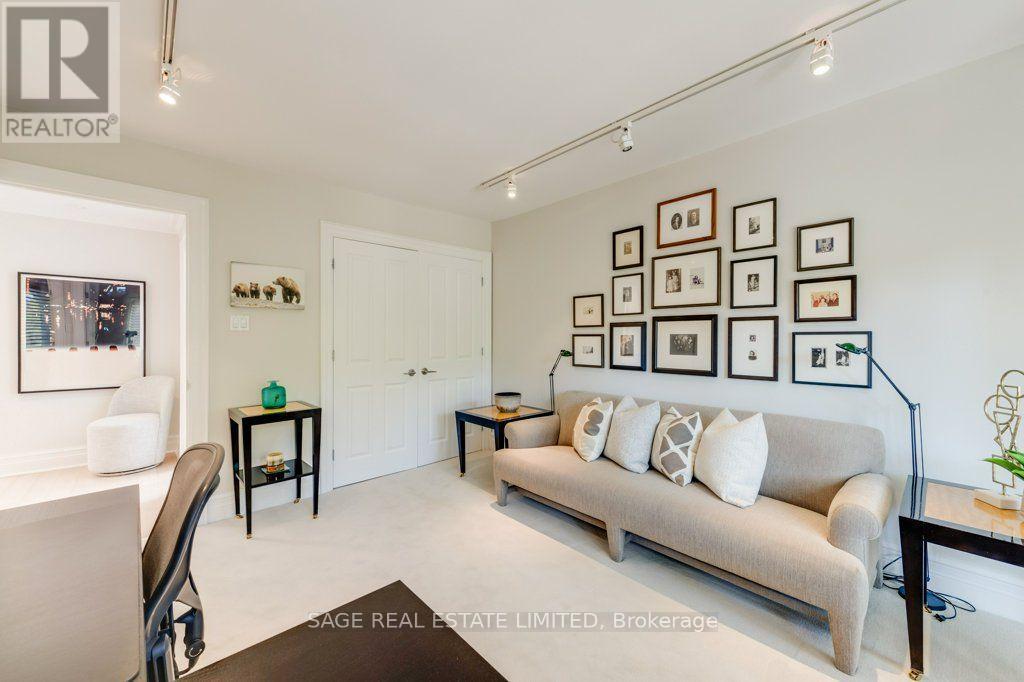 70 HEATH STREET E - 33