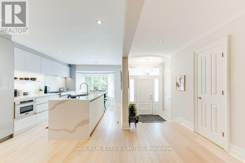 70 Heath Street East, Toronto, ON photo 4