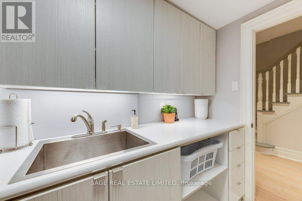 70 HEATH STREET E - 42
