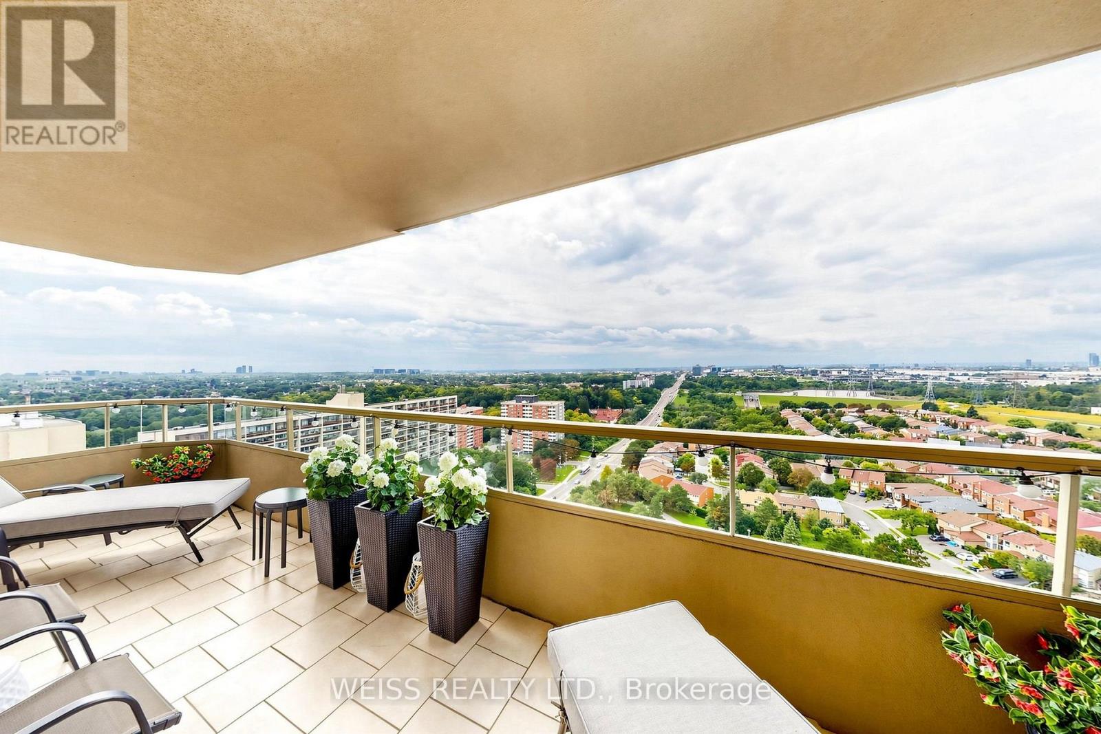 #2104 10 TORRESDALE AVENUE - 26