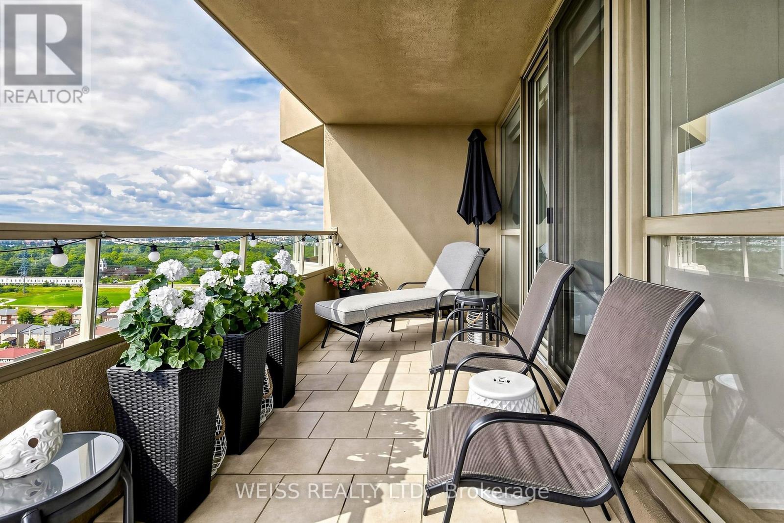 #2104 10 TORRESDALE AVENUE - 29
