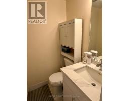 1111 - 633 Bay Street, Toronto, ON M5G2G4 Photo 11