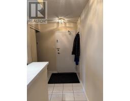 1111 - 633 Bay Street, Toronto, ON M5G2G4 Photo 6