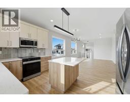 4pc Bathroom - 41 Emmett Crescent, Red Deer, AB T4P3G8 Photo 8