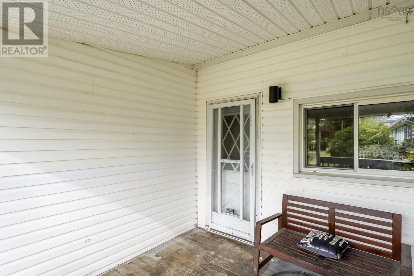 44 Courtney Road - Image 36