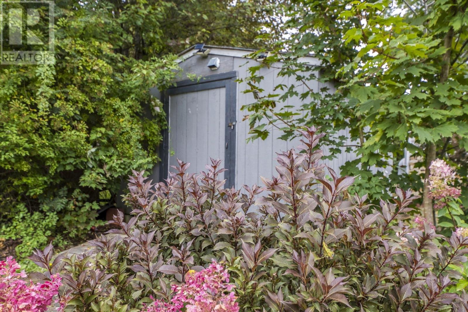 44 Courtney Road - Image 44