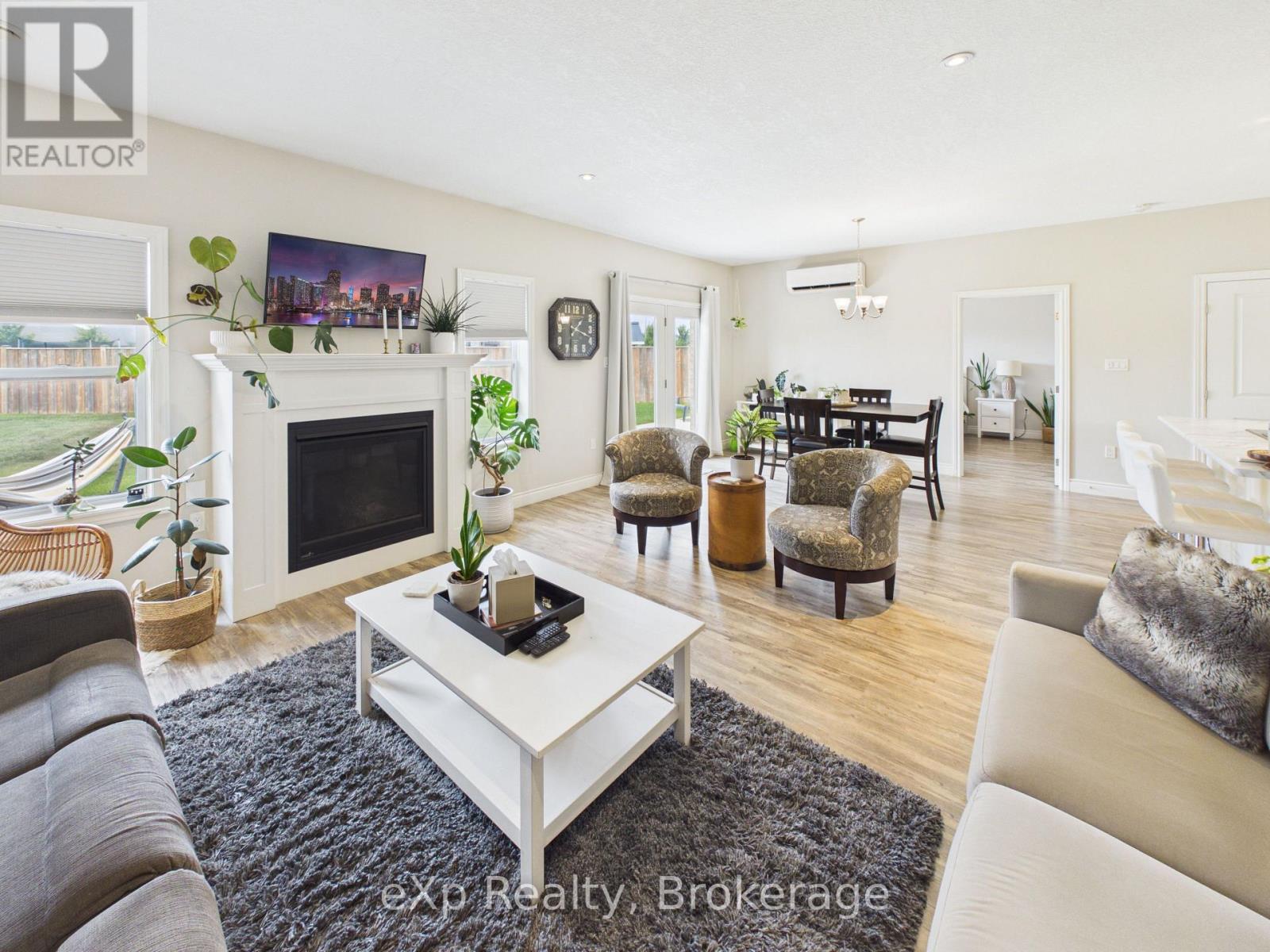 11-1050 WATERLOO STREET - 8