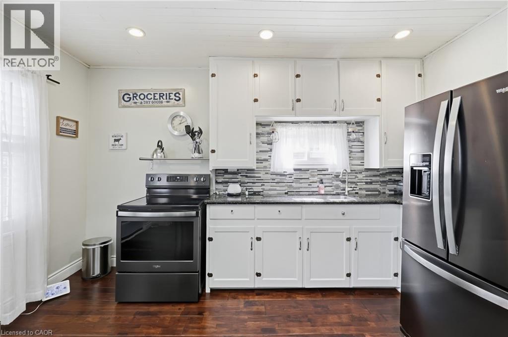 84 BARONS Avenue N - 12