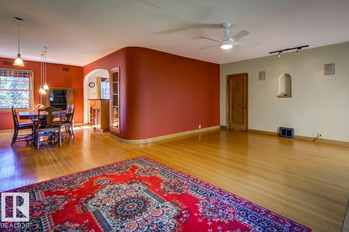 10514 127 Street NW - Image 12