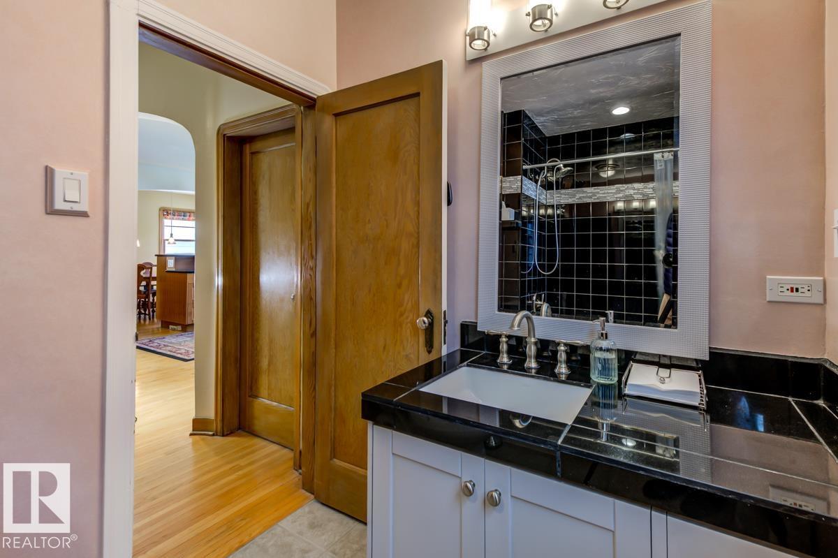 10514 127 Street NW - Image 32