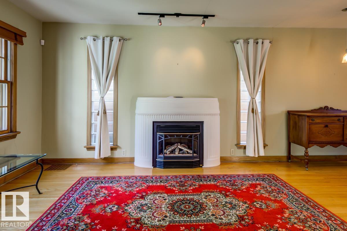 10514 127 Street NW - 6