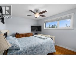 328 19 Street NE - photo 18
