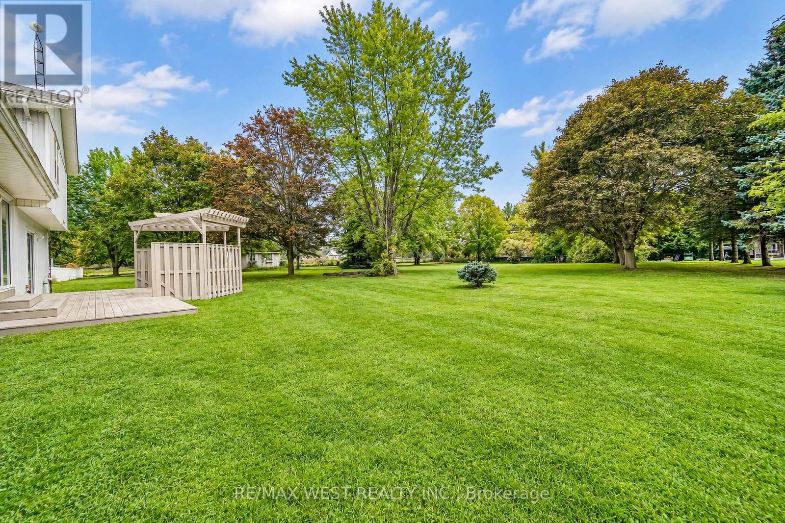 24 Smith Drive, Uxbridge, ON photo 15