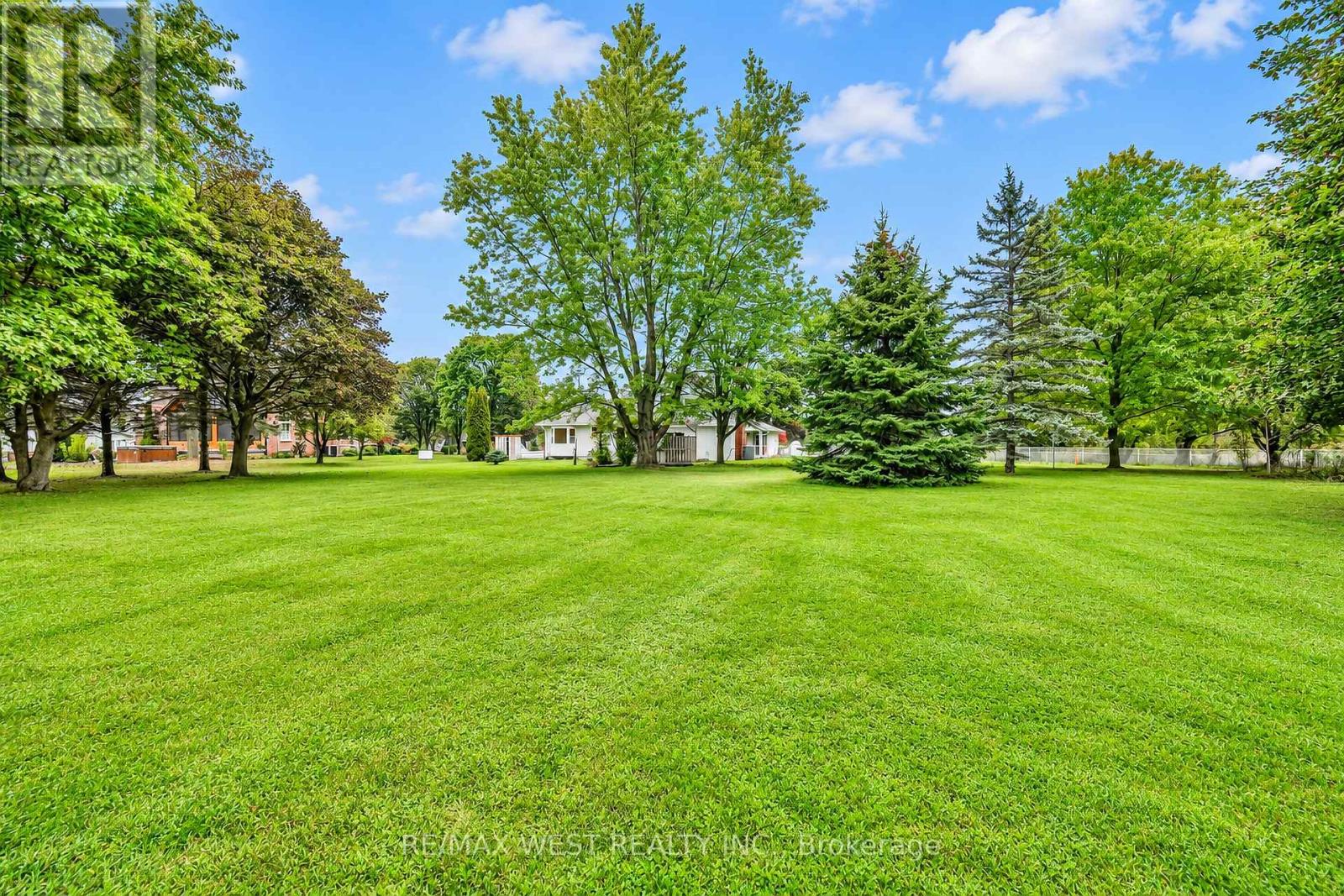 24 Smith Drive, Uxbridge, ON photo 16