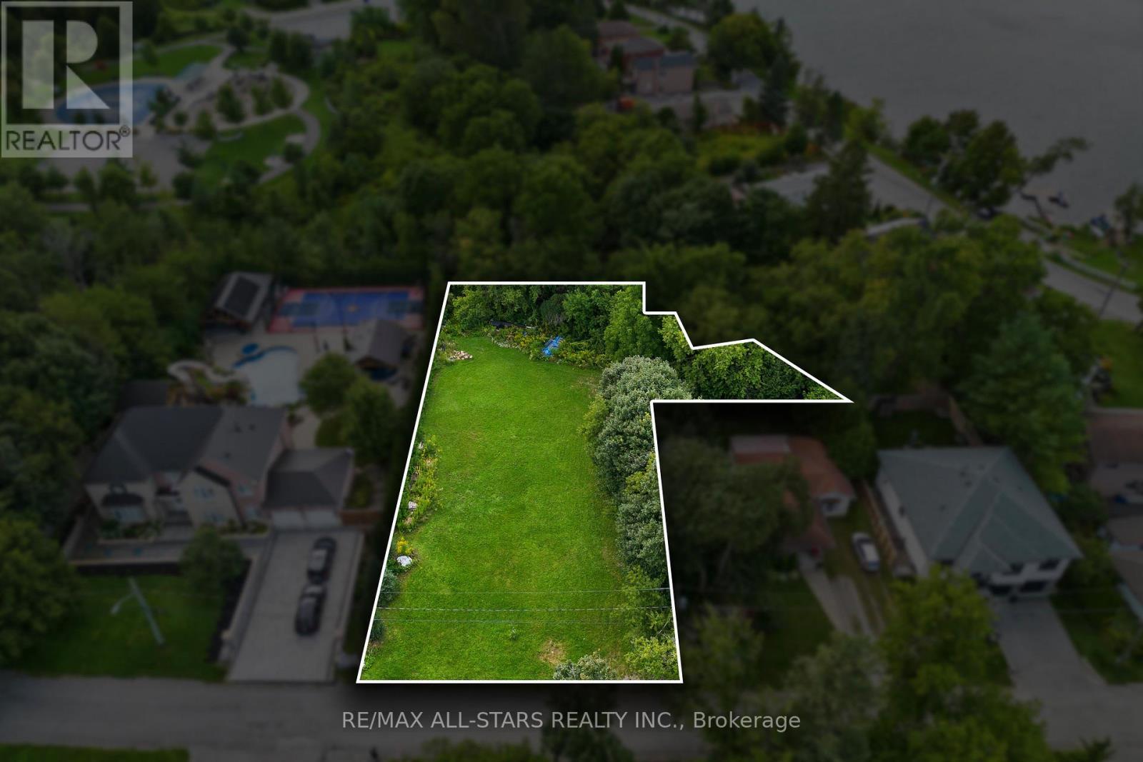 12 Churchill Drive South, Whitchurch-Stouffville, ON photo 6