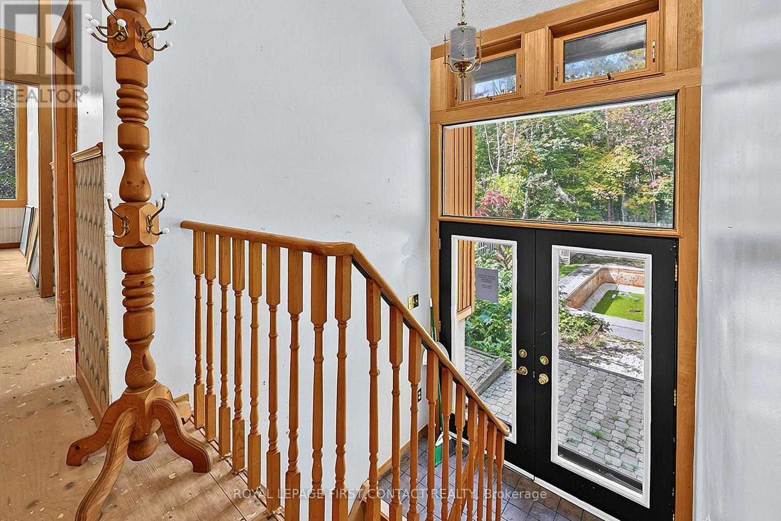 2 BRIARWOOD COURT - 18