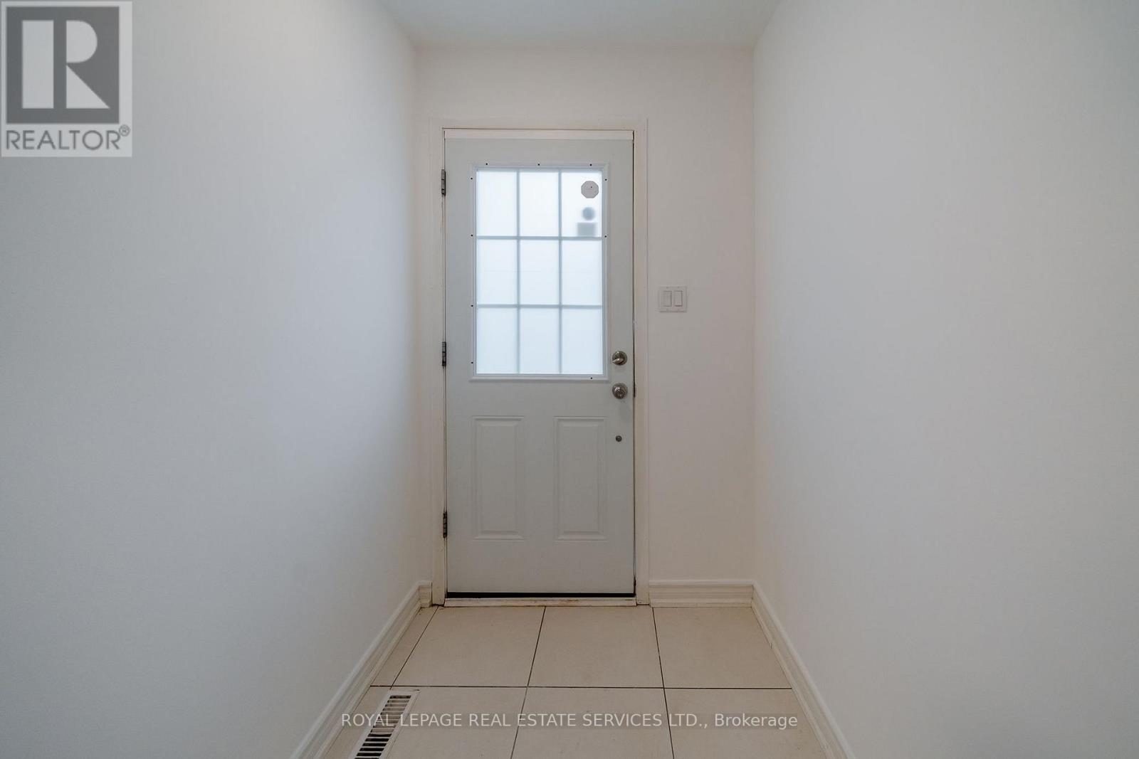 1254 NAPIER CRESCENT - Image 17