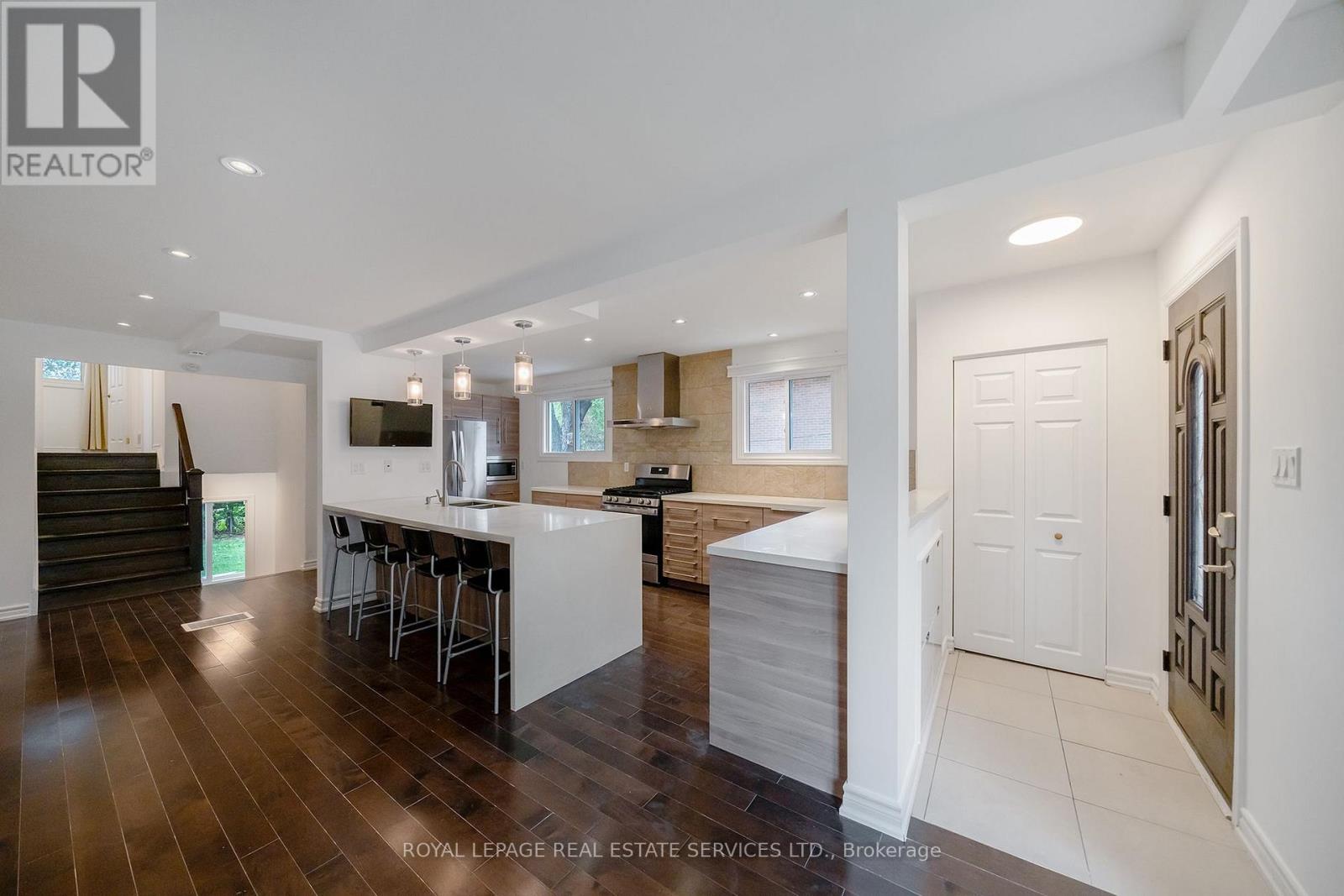 Photo of 1254 NAPIER CRESCENT
